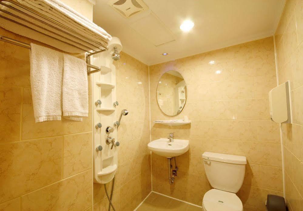 Kindness Hotel Weiwuying Kaohsiung Exterior foto